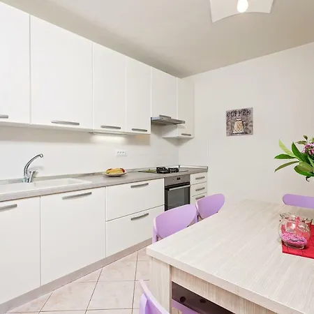 Rosa Apartment *