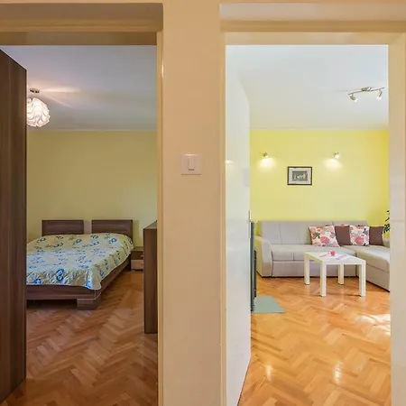 Rosa Apartment *